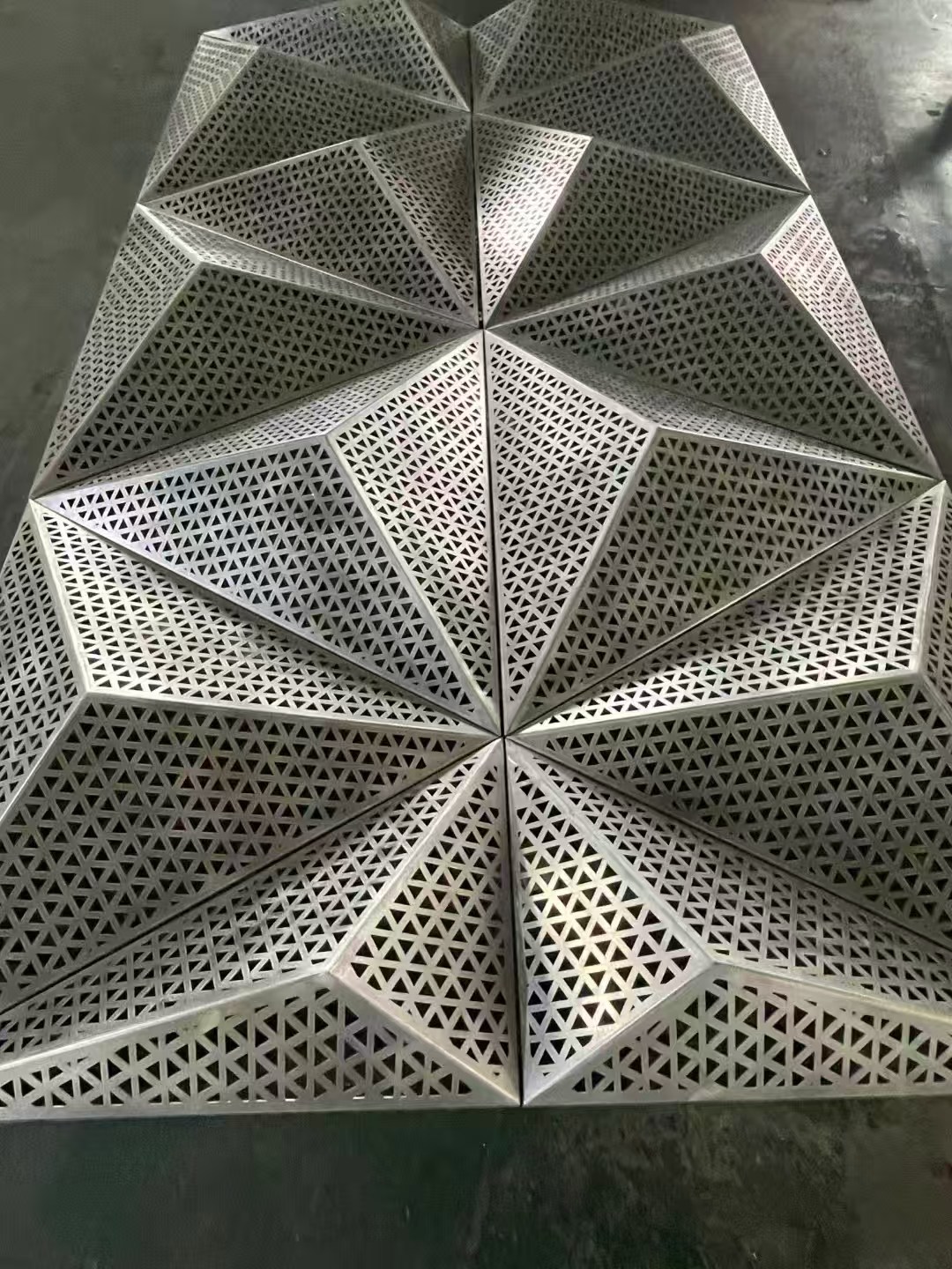 6941422f688c3083f2f3f28c5d8d1480